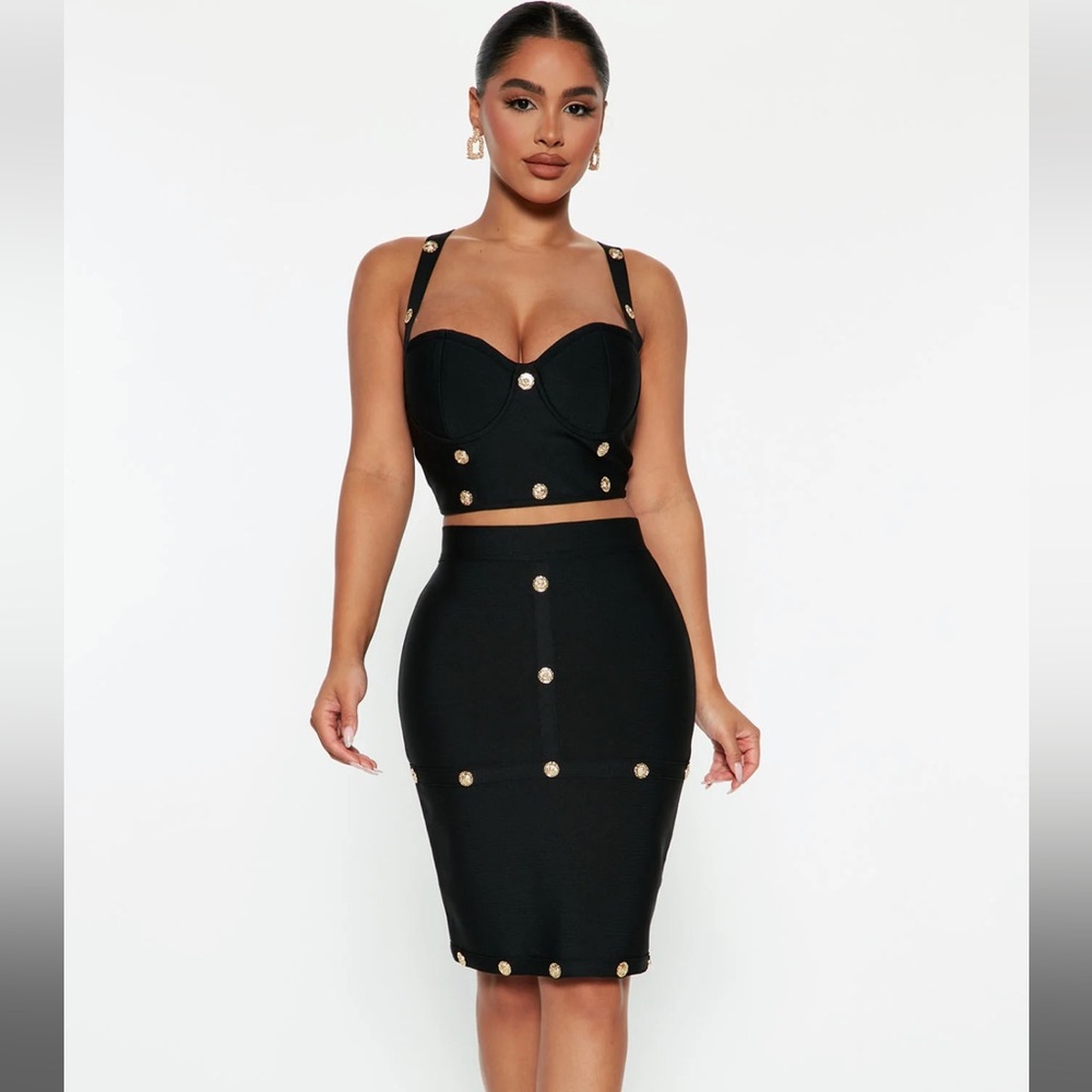 NWT Fashion Nova Bandage Skirt Set with gold buttons size M